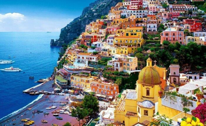 Positano's allure: where pastel perfection meets the azure sea