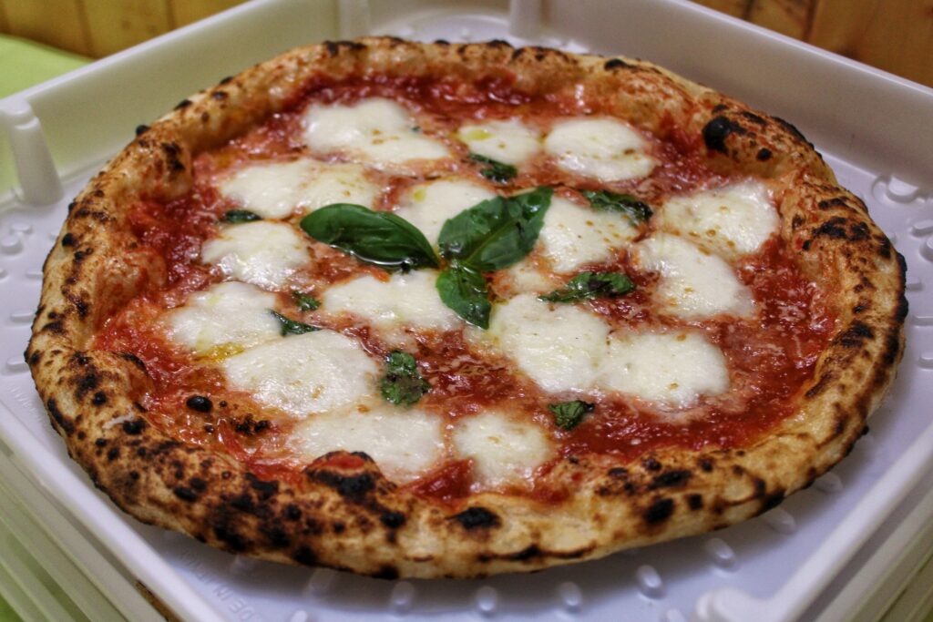 25 typical Italian food - Pizza