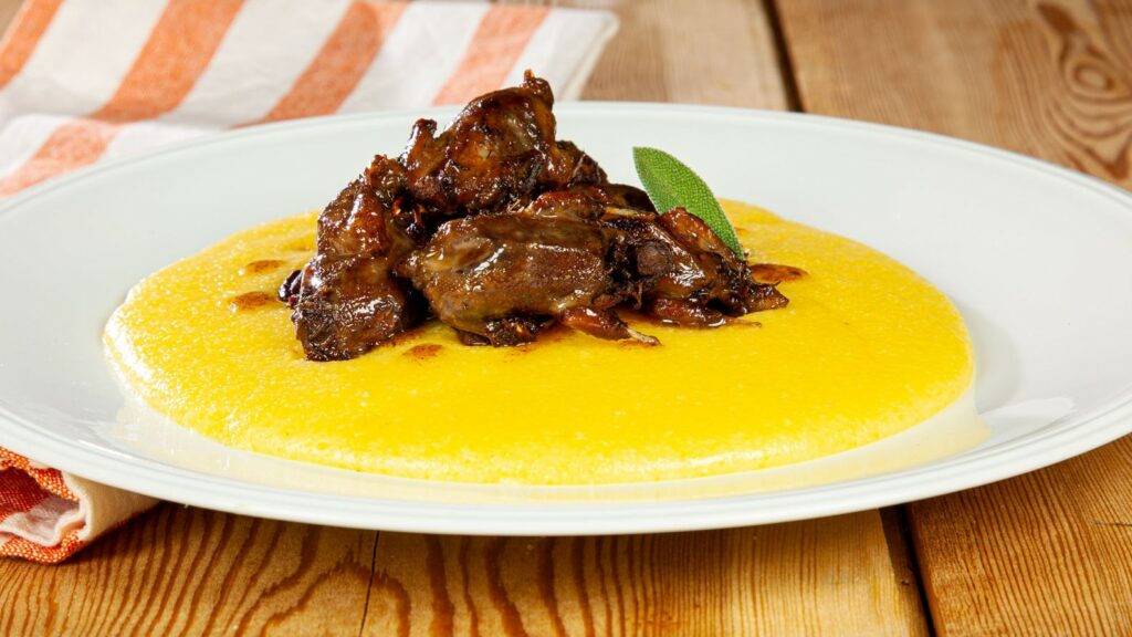 25 typical Italian food - Polenta e osei