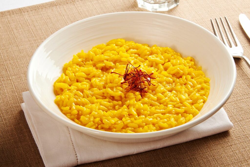 25 typical Italian food - Risotto alla milanese