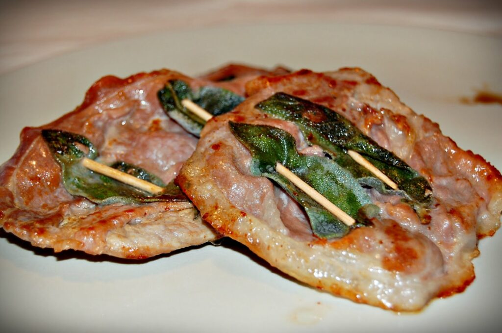 25 typical Italian food - Saltimbocca alla romana